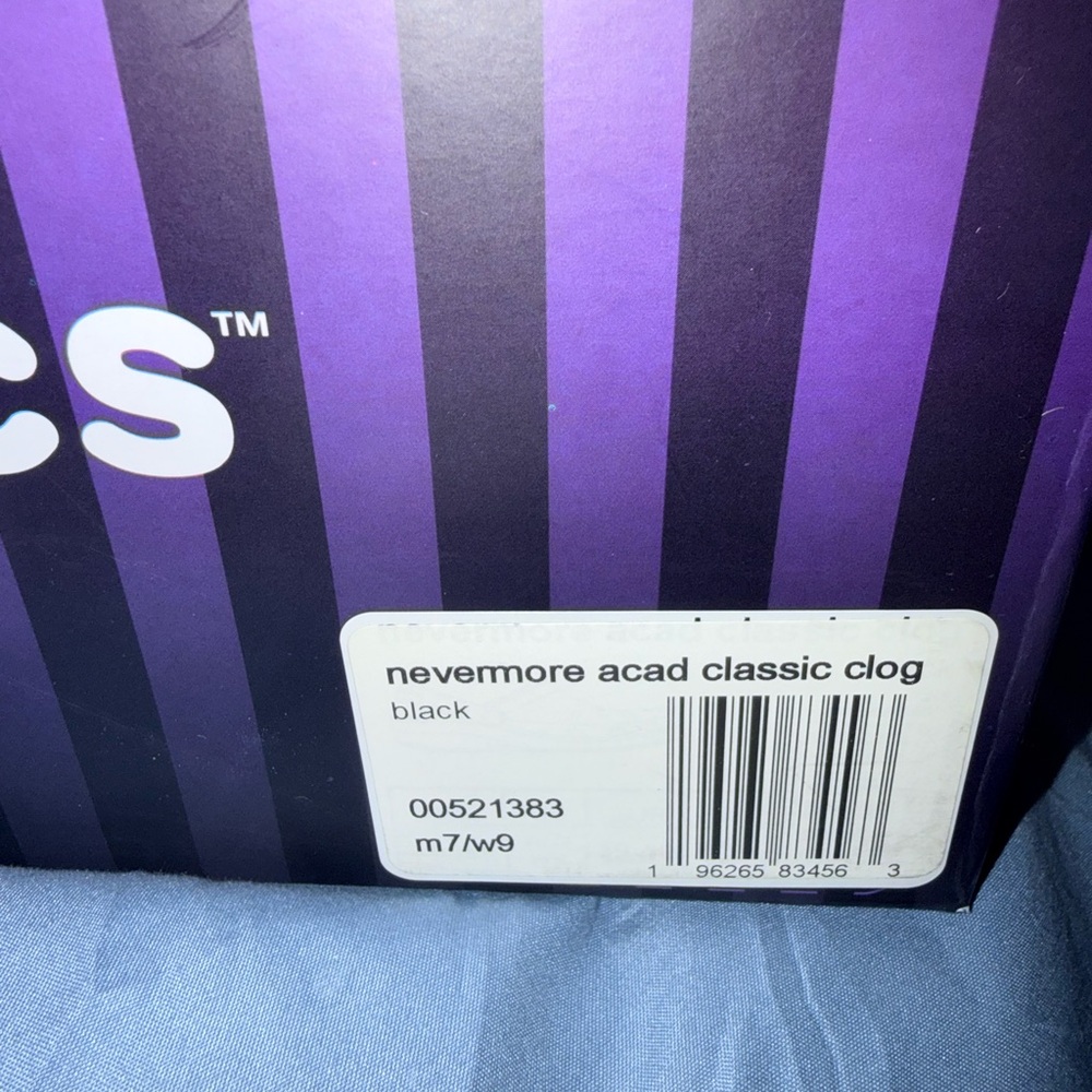 CROCS Wednesday NWT - Picture 4 of 5